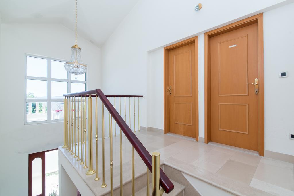 Studio Apartment Брела Экстерьер фото