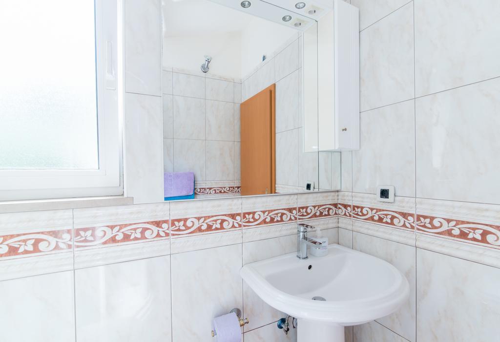 Studio Apartment Брела Экстерьер фото