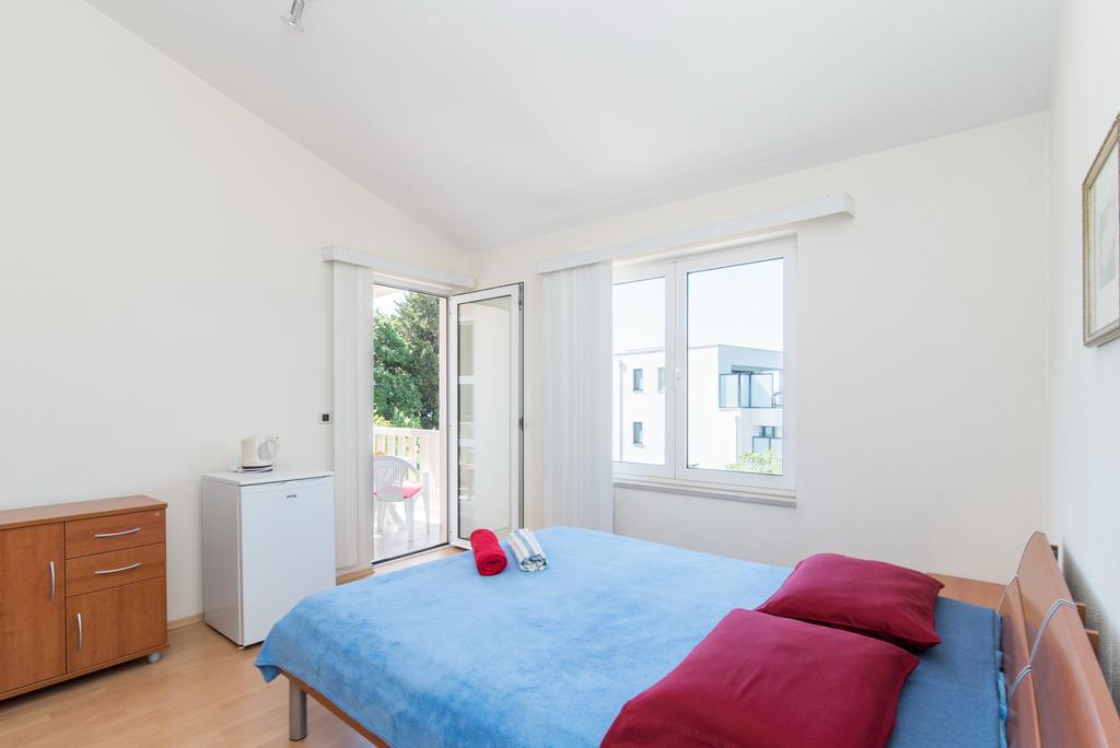 Studio Apartment Брела Экстерьер фото